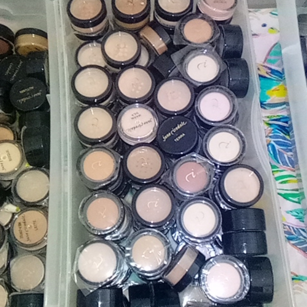 Make up - Picture 3 of 5